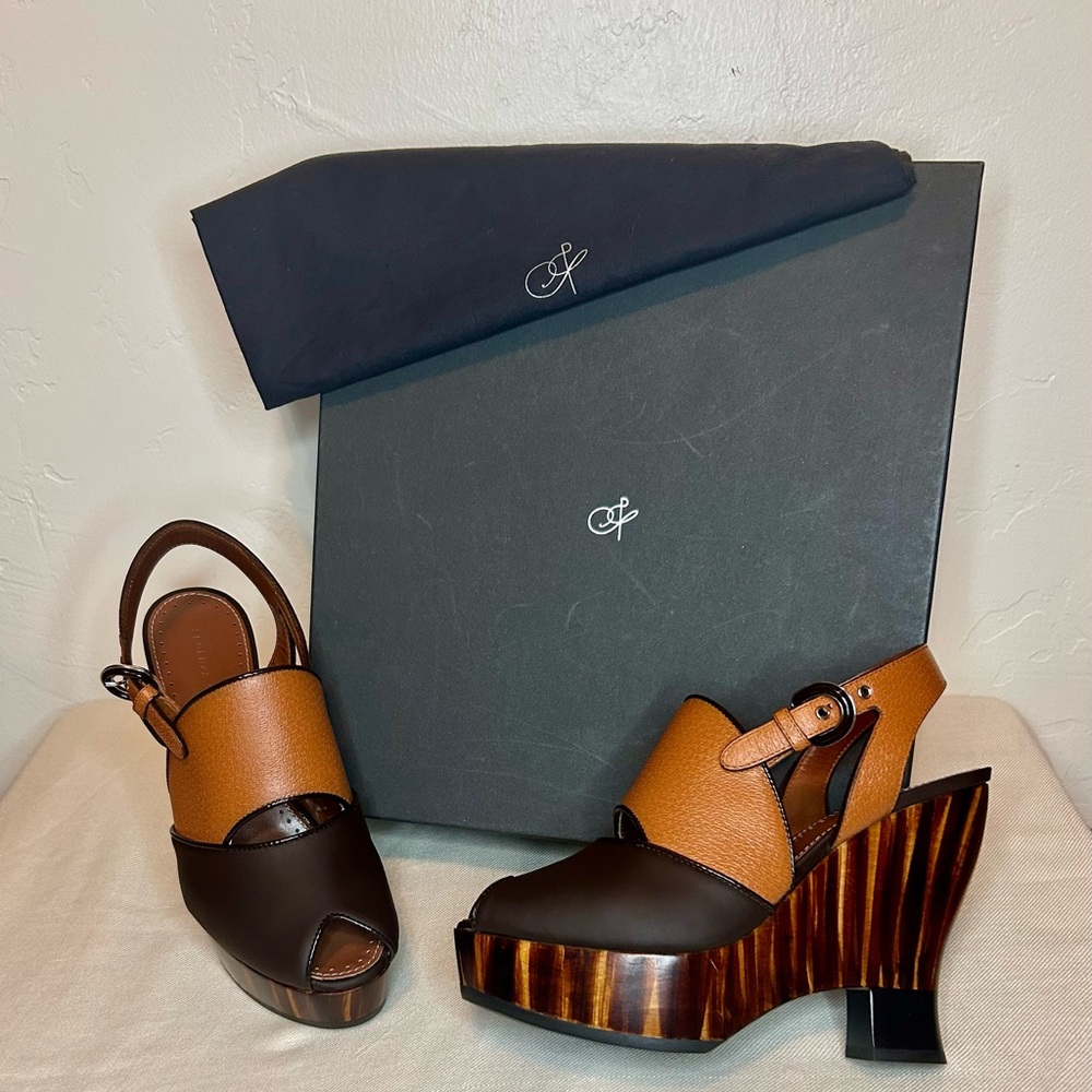 EXCELLENT condition vintage RUNWAY platform heels